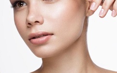 坐到桌上腿张开H